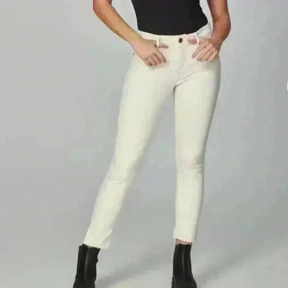 NWT Lola Jeans
Alexa High Rise Skinny Jeans - Ivory Sz 29